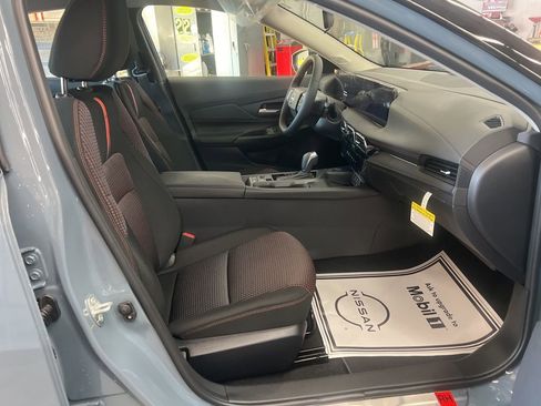 New 2026 Nissan Sentra SR w/ Floor Mat Package FWD image 42