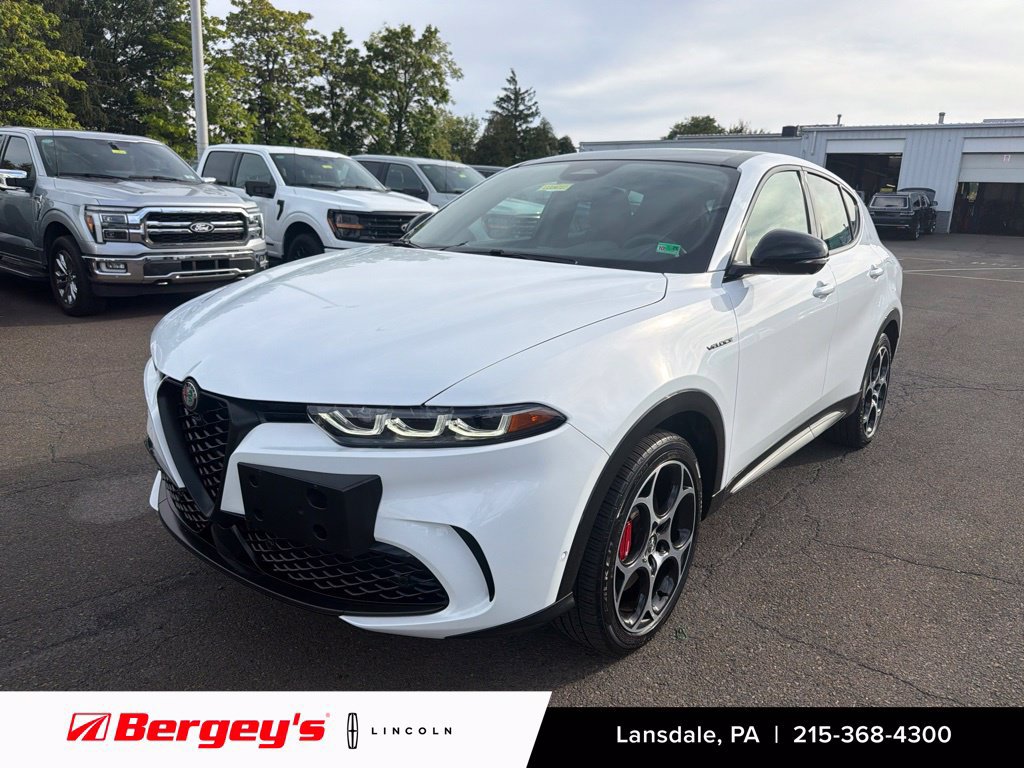 Used 2024 Alfa Romeo Tonale Ti AWD/4WD image 1