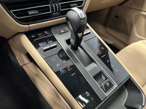 New 2025 Porsche Macan image 30
