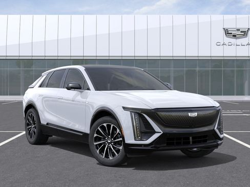 New 2026 Cadillac Lyriq Sport RWD image 7