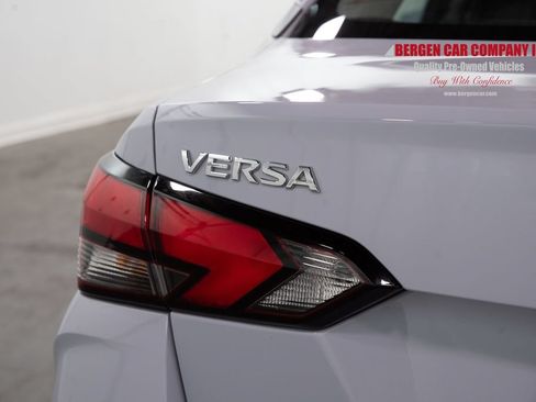 Used 2025 Nissan Versa SV FWD image 11