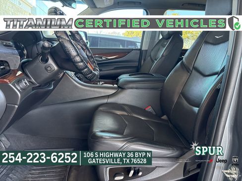 Used 2020 Cadillac Escalade Luxury image 12