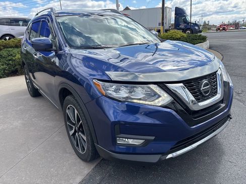 Used 2019 Nissan Rogue SL w/ Premium Package image 4