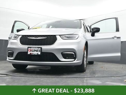 Used 2024 Chrysler Pacifica Touring-L FWD image 71