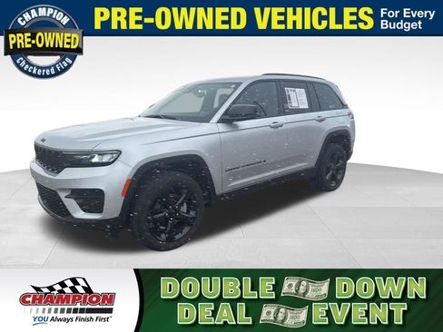 Used 2023 Jeep Grand Cherokee Altitude image 1