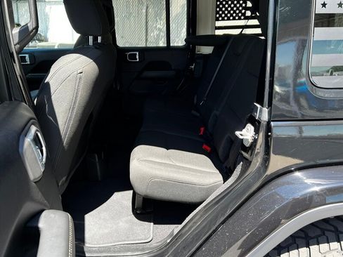 Used 2020 Jeep Wrangler Unlimited Sahara w/ Uconnect 4C Nav & Sound Group AWD/4WD image 22