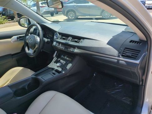 Used 2011 Lexus CT 200h Premium FWD image 31