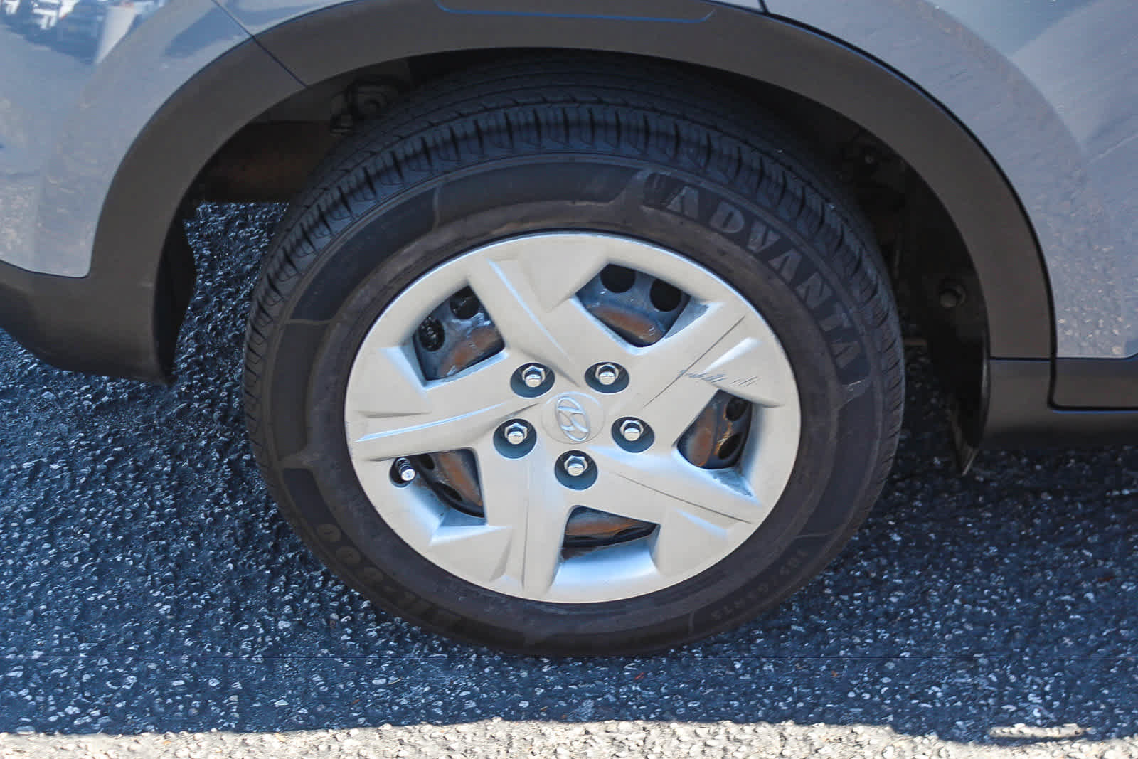 Used 2020 Hyundai Venue SE FWD image 11
