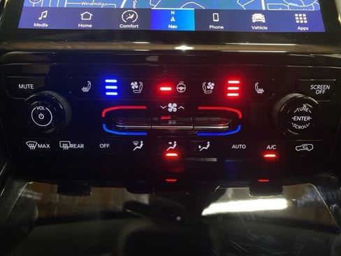 Used 2022 Jeep Grand Cherokee Limited 4xe w/ Luxury Tech Group II AWD/4WD image 58