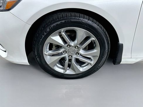 Used 2019 Honda Accord LX image 8