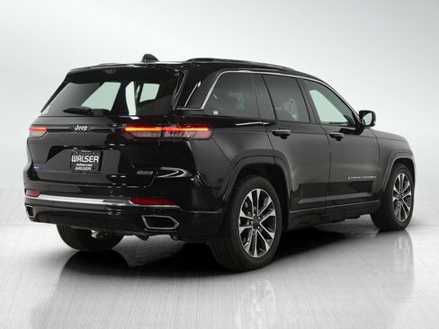 Used 2023 Jeep Grand Cherokee Overland w/ Luxury Tech Group IV image 5