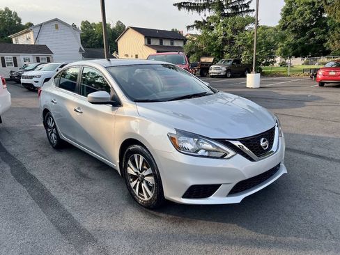 Used 2019 Nissan Sentra SV w/ Special Edition Package FWD image 7