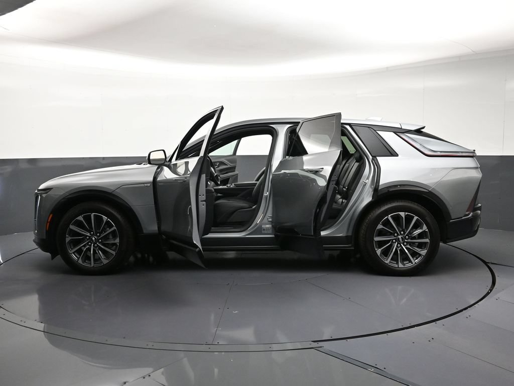 Certified 2026 Cadillac Lyriq Sport AWD/4WD image 34