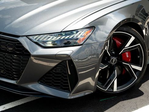 Used 2022 Audi RS 6 w/ Executive Package AWD/4WD image 3