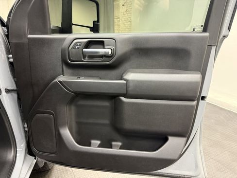 Used 2025 Chevrolet Silverado 2500 Custom w/ Custom Value Package image 16