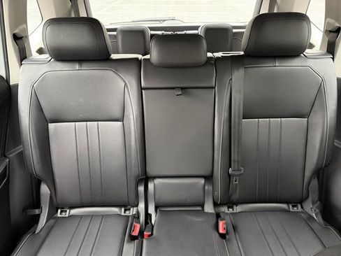 Used 2024 Volkswagen Tiguan Wolfsburg Edition image 39