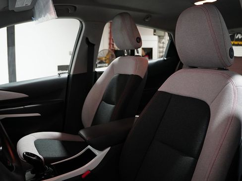 Used 2019 Chevrolet Bolt LT image 17