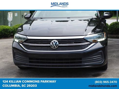 Used 2024 Volkswagen Jetta SE FWD image 8