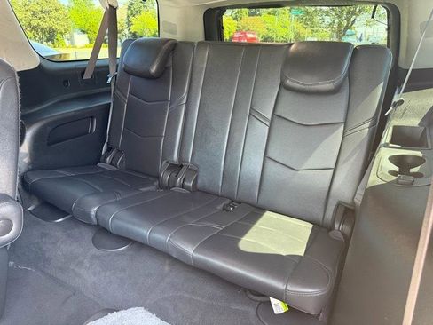 Used 2018 Cadillac Escalade ESV 2WD image 29
