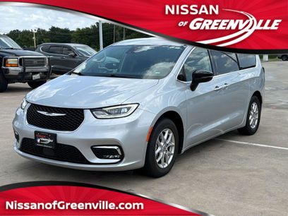 Used 2024 Chrysler Pacifica Touring-L