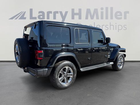 Used 2021 Jeep Wrangler Unlimited Sahara AWD/4WD image 5