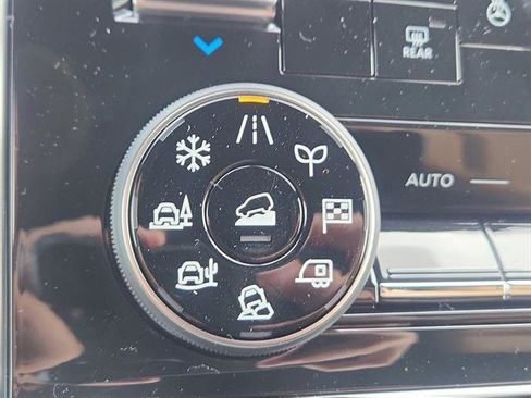 New 2025 Nissan Armada SL w/ Captain's Chari Seat Package image 9