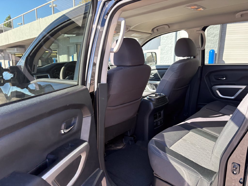 Used 2024 Nissan Titan SV w/ SV Convenience Package AWD/4WD image 25