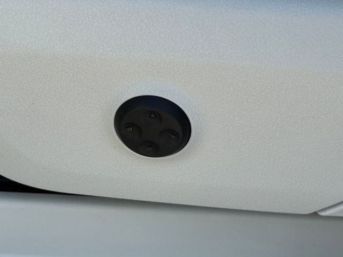 Used 2023 Mercedes-Benz EQS 580 4MATIC SUV image 28