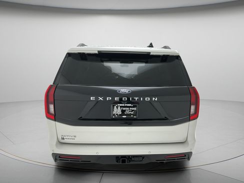 Used 2025 Ford Expedition Active AWD/4WD image 7