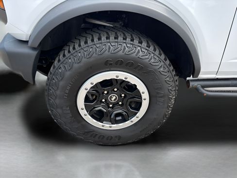 Certified 2023 Ford Bronco Big Bend w/ Sasquatch Package AWD/4WD image 22