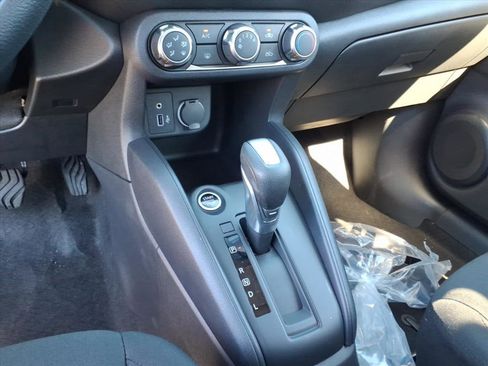 New 2025 Nissan Kicks Play S image 11