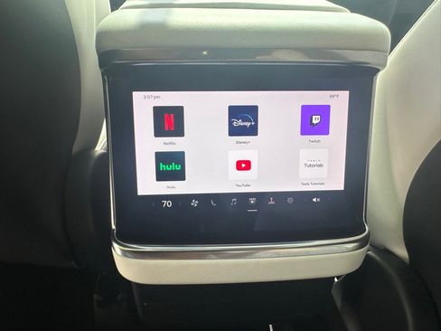 Used 2022 Tesla Model X image 54