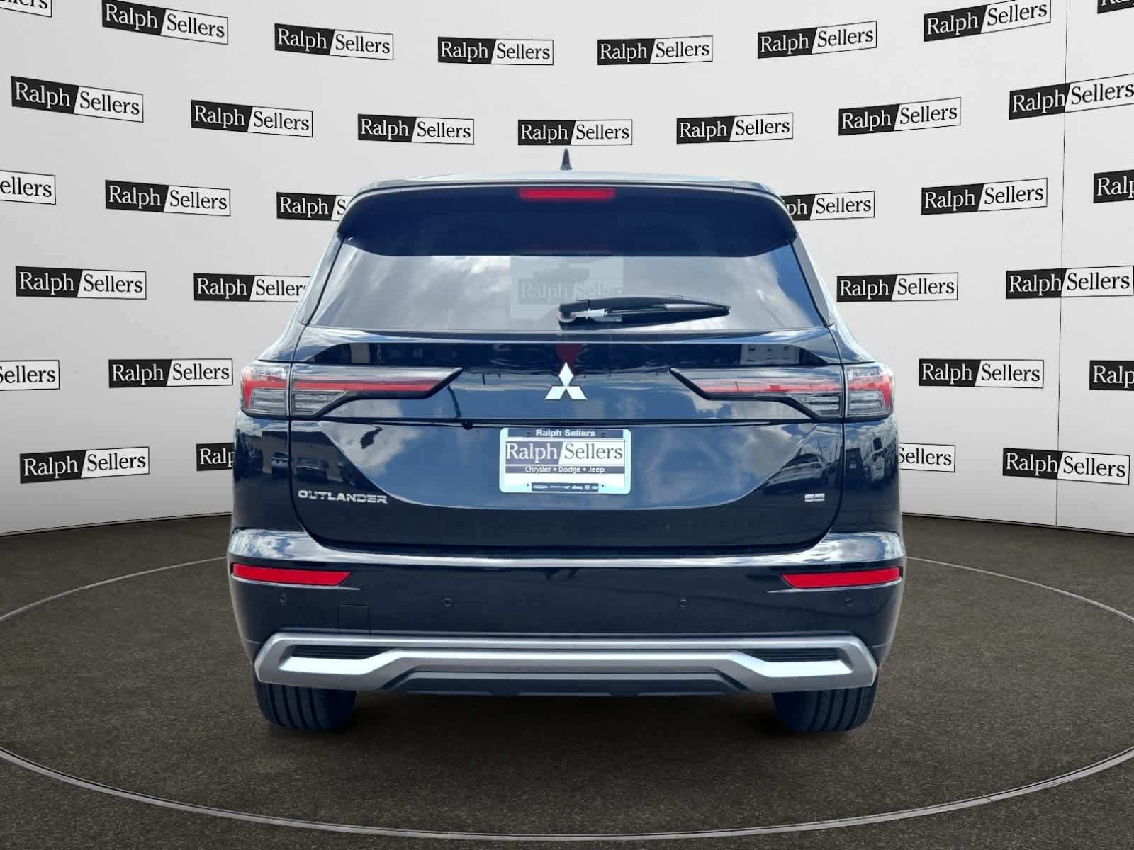 Used 2025 Mitsubishi Outlander SE AWD/4WD image 5