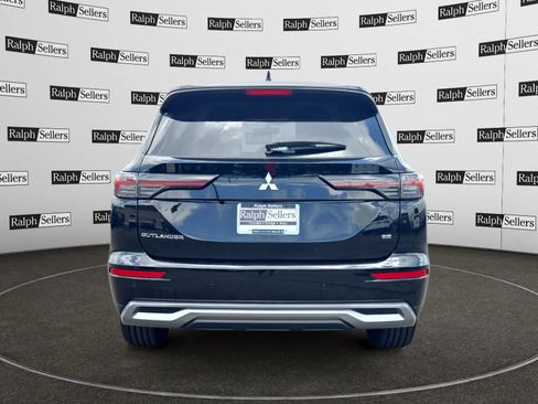 Used 2025 Mitsubishi Outlander SE AWD/4WD image 5