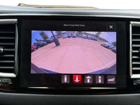 Used 2022 Chrysler Pacifica Touring-L w/ Uconnect Theater Family Group FWD image 42