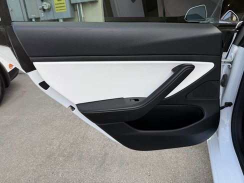 Used 2019 Tesla Model 3 Performance image 19