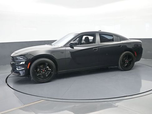 Used 2023 Dodge Charger SXT RWD image 2
