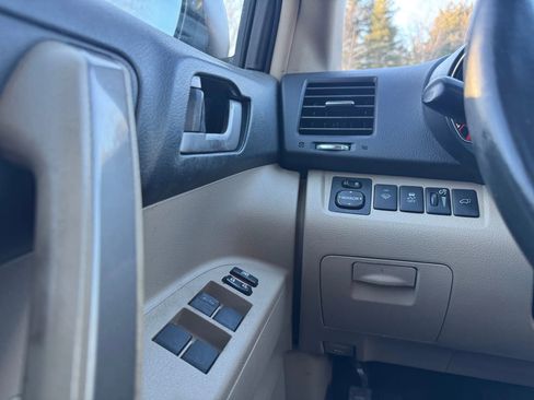 Used 2011 Toyota Highlander SE w/ Tow Pkg image 23