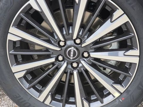 New 2026 Nissan Pathfinder Platinum AWD/4WD image 10