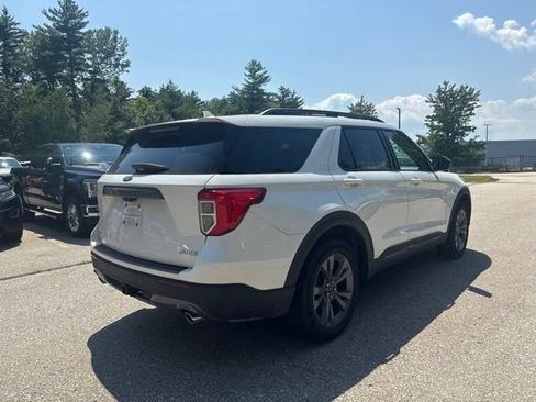 Used 2023 Ford Explorer XLT w/ Equipment Group 202A AWD/4WD image 4