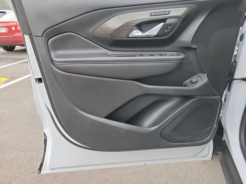 Used 2022 GMC Terrain SLT image 23