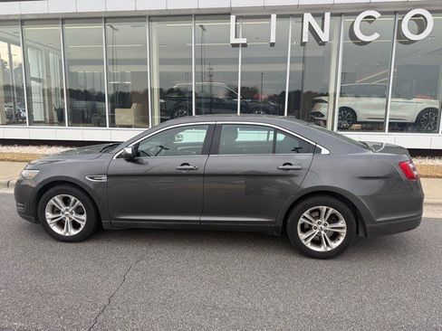 Used 2016 Ford Taurus SEL image 8