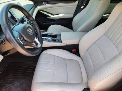 Used 2021 Honda Accord Touring image 13