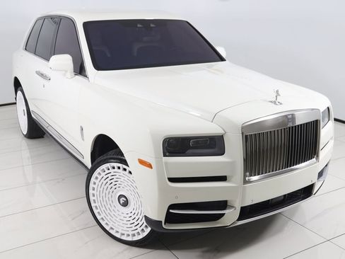 Used 2020 Rolls-Royce Cullinan image 28