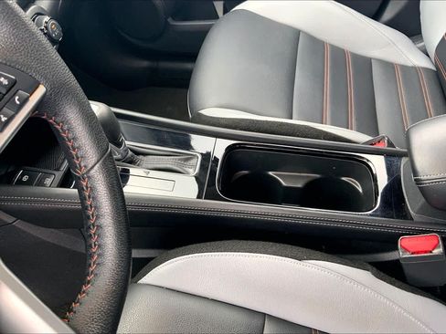Used 2022 Nissan Kicks SR w/ Premium Package FWD image 17