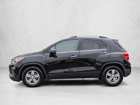 Used 2019 Chevrolet Trax LT w/ LT Convenience Package image 8