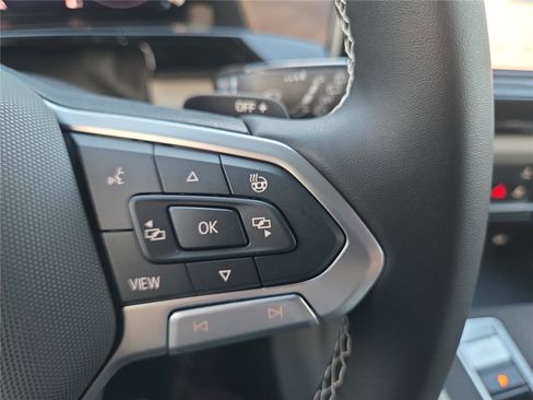 New 2026 Volkswagen Atlas SE image 16