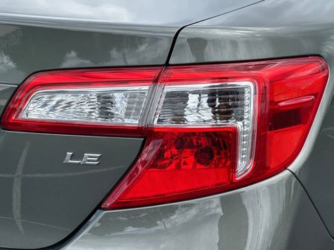 Used 2012 Toyota Camry LE FWD image 29