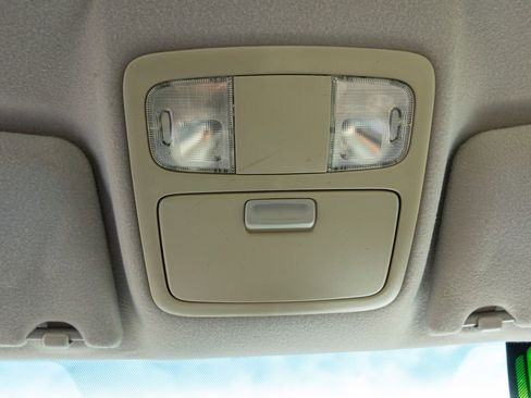 Used 2005 Toyota Camry LE FWD image 21