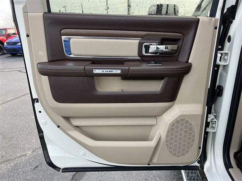 Used 2016 RAM 3500 Laramie w/ Convenience Group image 21